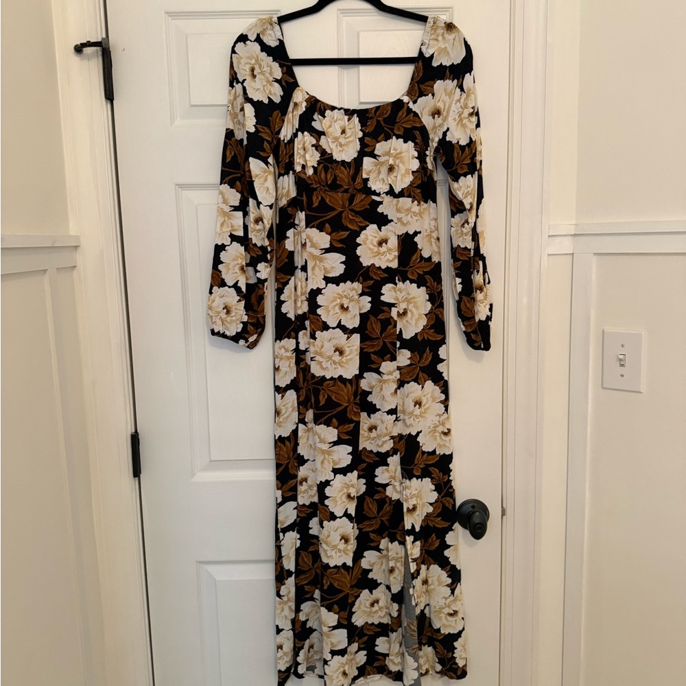 Old Navy Black and White Floral Long Sleeve Dress